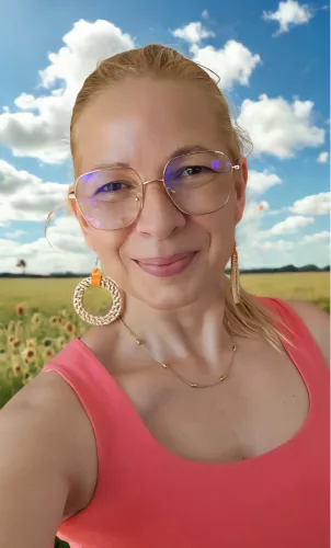 StrawGlam - zöld - kicsi méretű kézzel készült nyári rattan fülbevaló
