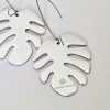 Ezüst színű monstera fülbevaló - orvosi fém 